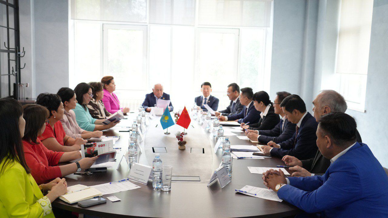 Visit of the Delegation from China University of Political Science and Law to Kunaev University