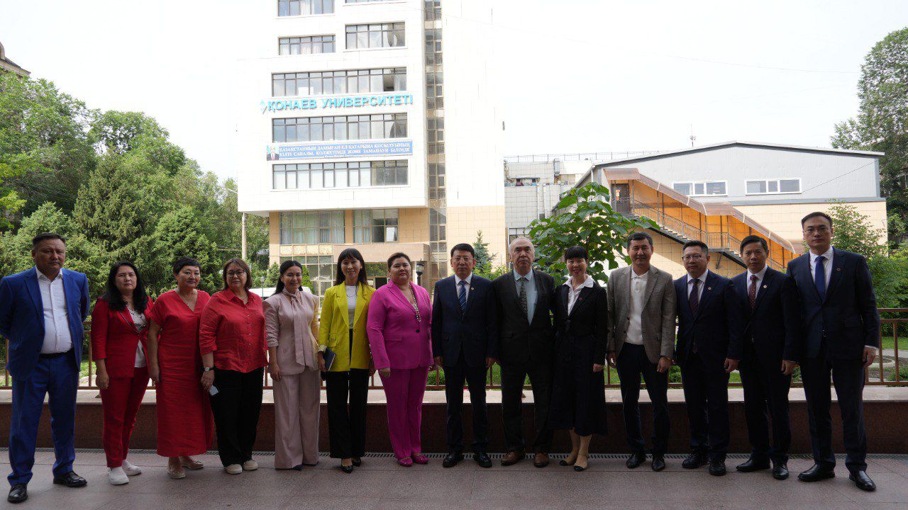 Visit of the Delegation from China University of Political Science and Law to Kunaev University