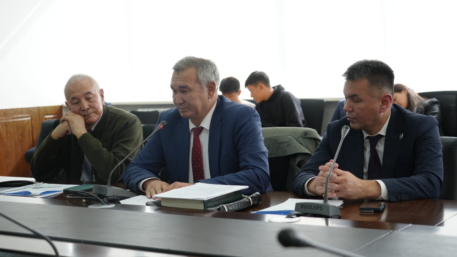 On October 9, 2025, a round table was held at Kunayev University on the topic: "The Constitution of the Republic of Kazakhstan – prospects for the state and social development of the country"