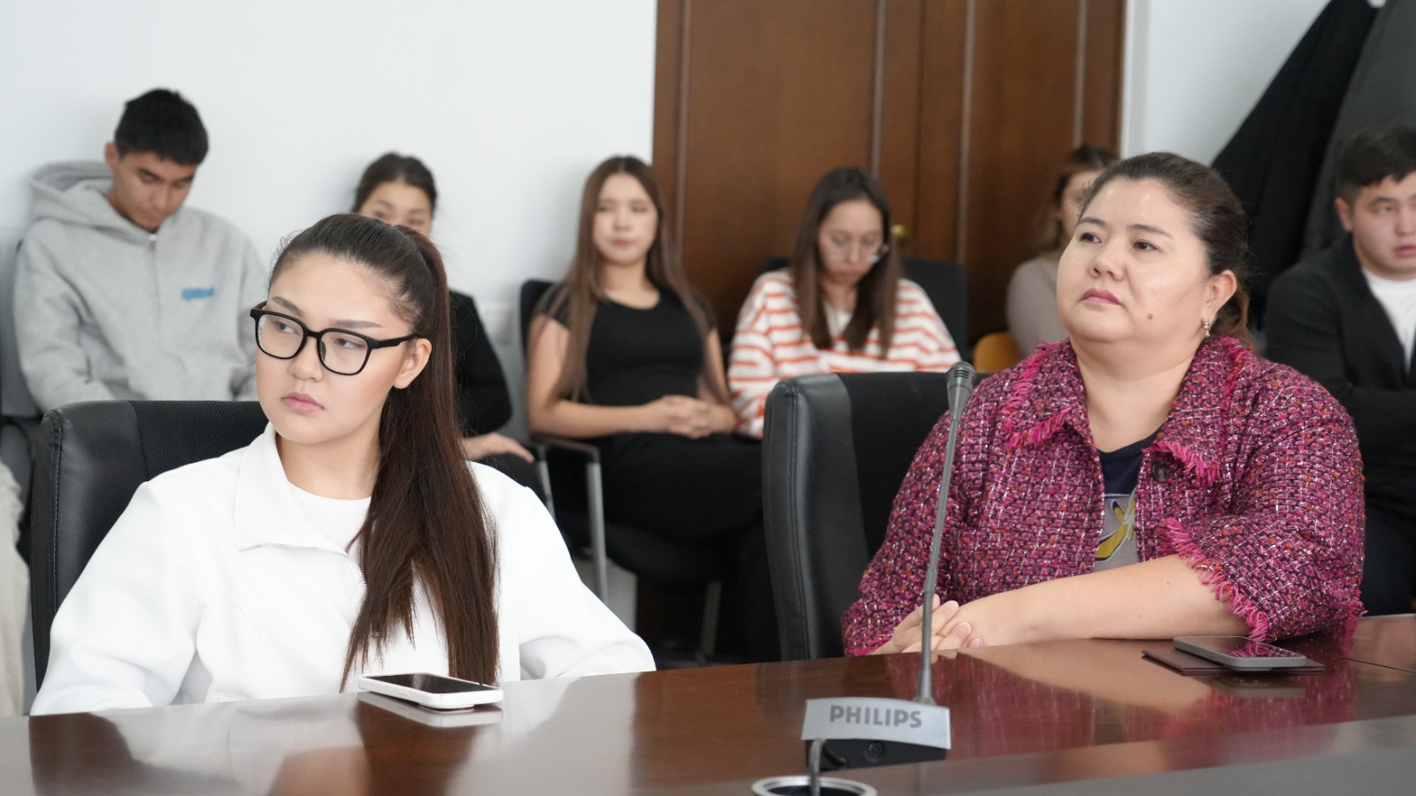 The event was attended by faculty members, students, and graduate students.