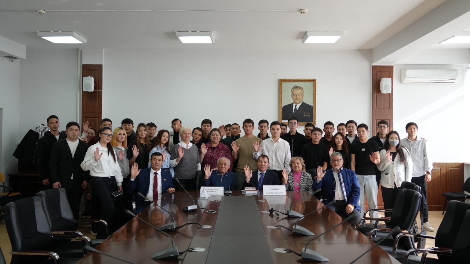 The event was attended by faculty members, students, and graduate students.