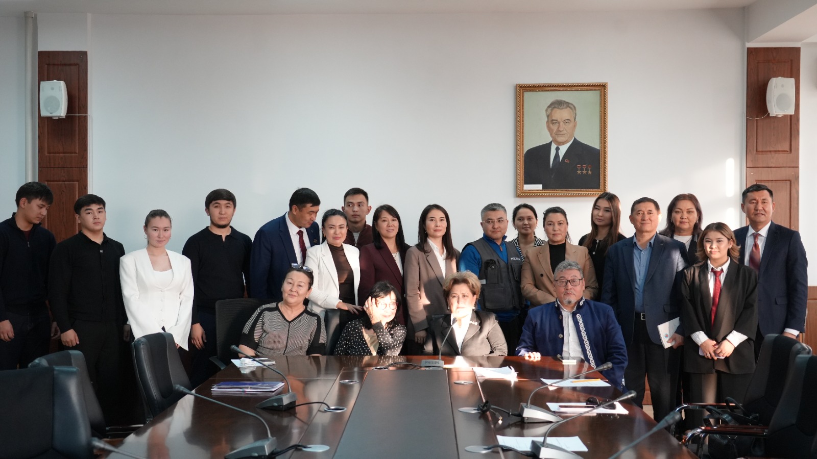 Today at Kunayev University an international roundtable on “The ideology of law and order in the digital age: preventing cyber threats and providing legal education to youth”