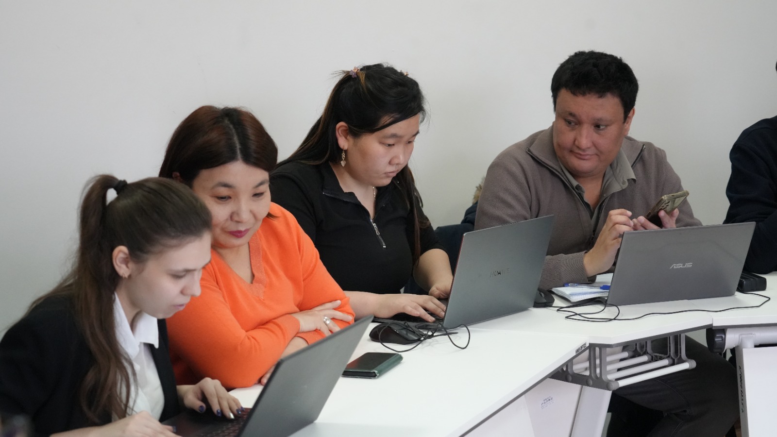 Professor Zhalairi Ömiräli Shakarapuly at Kunaev University will hold a scientific and methodological seminar on the topic: “Methodology for Researching