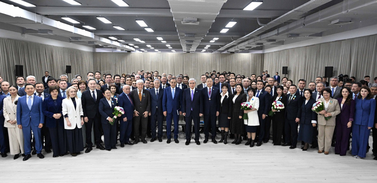 Ömiräli Shakarapuly, took part in a meeting between the Head of State, Қасым-Жомарт Тоқаев, and the scientific community held at Al-Farabi Kazakh National University.