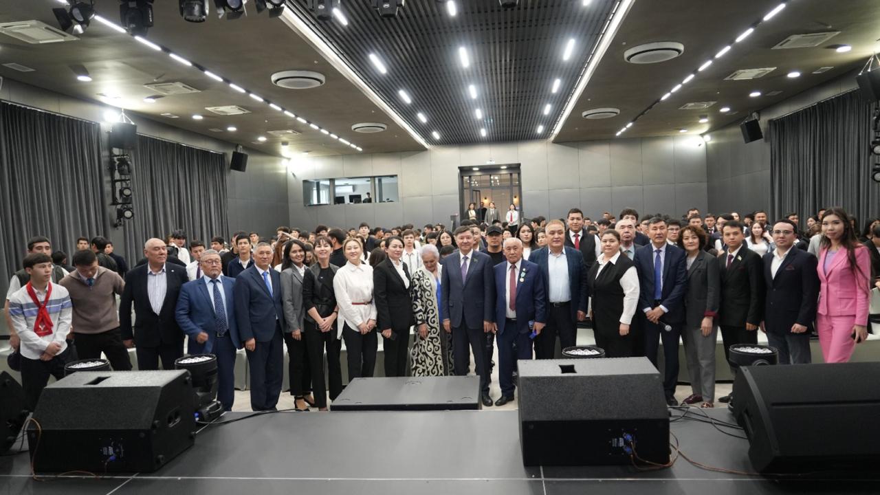 On April 22, 2026, a guest lecture was held at Kunaev University with the participation of the Deputy Chairman of the Senate of the Parliament of the Republic of Kazakhstan, Zhakyp Asanov.