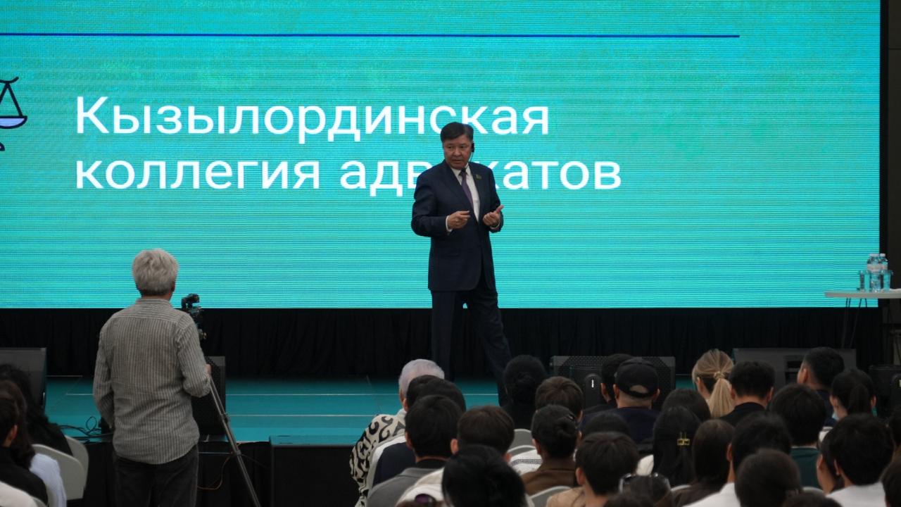 On April 22, 2026, a guest lecture was held at Kunaev University with the participation of the Deputy Chairman of the Senate of the Parliament of the Republic of Kazakhstan, Zhakyp Asanov.