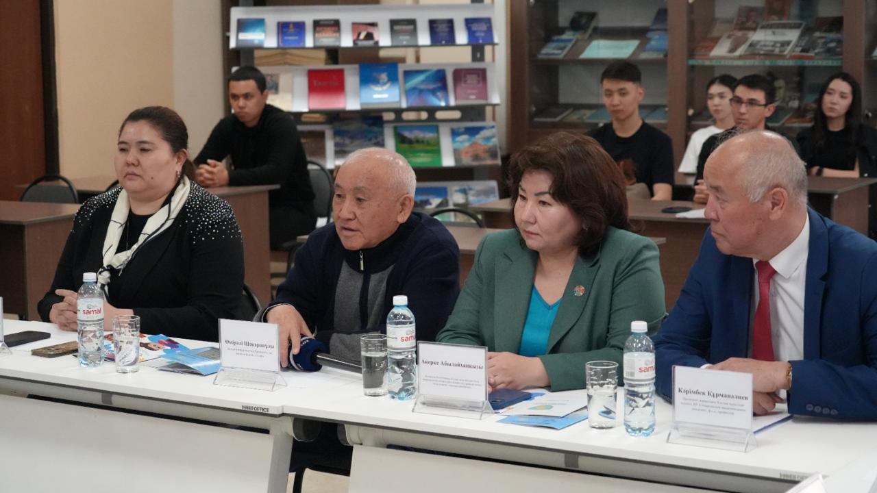 Grand Opening of the “Book Exchange Corner” Exhibition