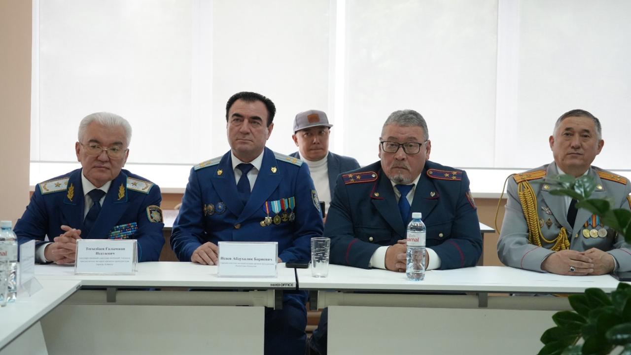 Grand Opening of the “Book Exchange Corner” Exhibition