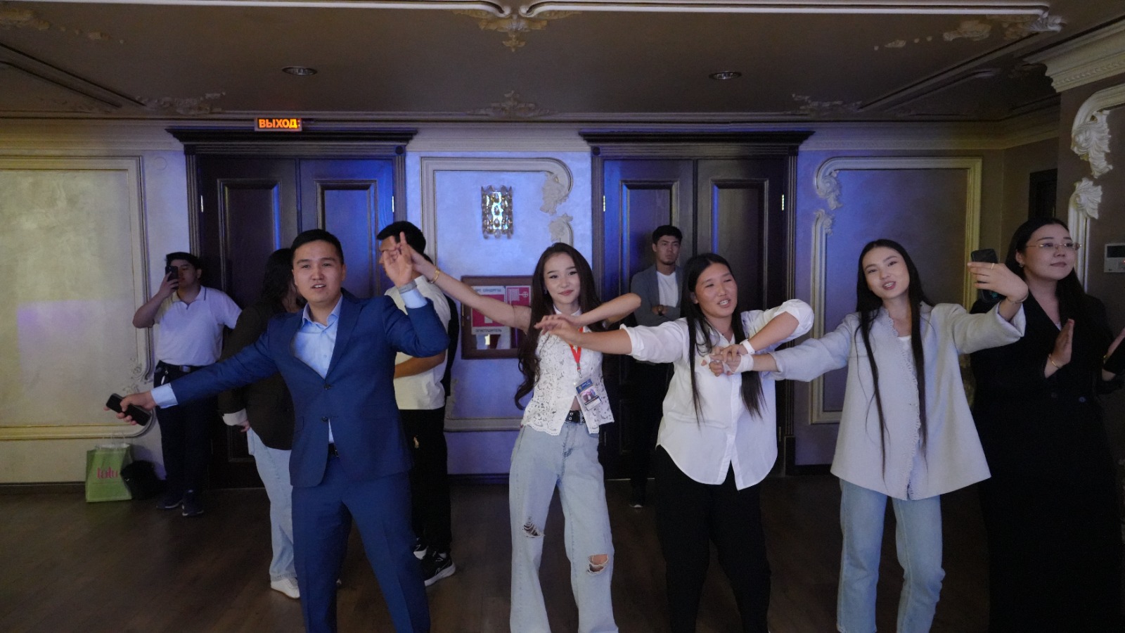 “KDM-connect” Event Held for First-Year Students at Kunaev University